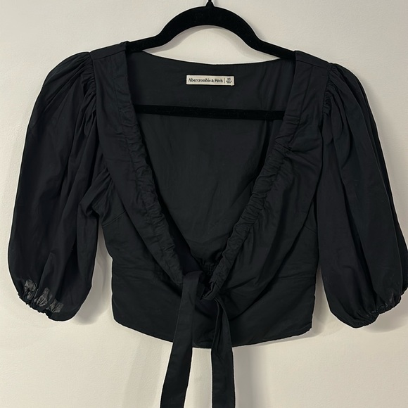 Abercrombie & Fitch Tops - Abercrombie & Fitch cotton tied crop top